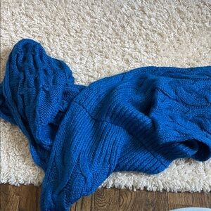 Cozy Blue Knit Blanket